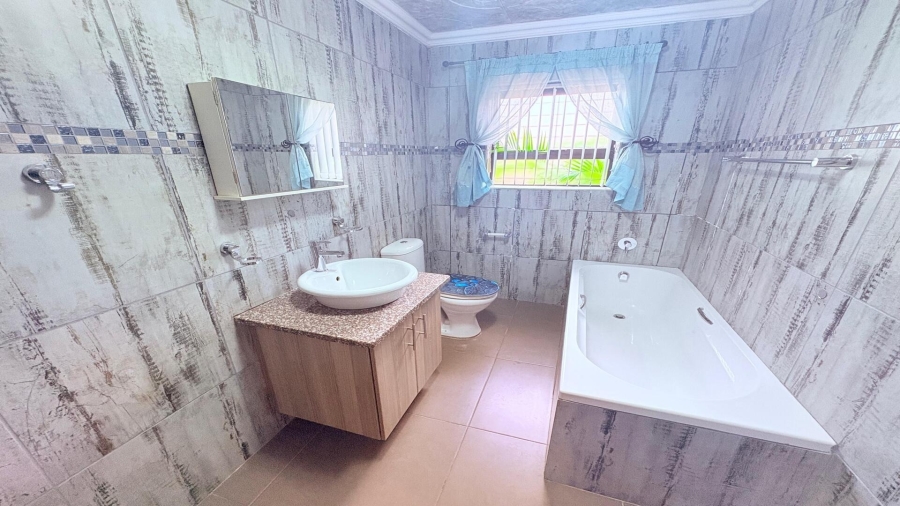 3 Bedroom Property for Sale in Hartenbos Central Western Cape